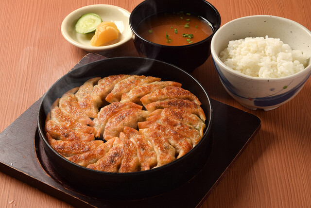 写真 格安ビールと鉄鍋餃子 3・6・5酒場 池袋西口店 （サンロクゴサカバ） 池袋/居酒屋 [食べログ]