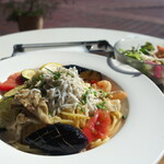 カフェ モーツァルト・フィガロ - 東山魁夷展限定パスタ(石巻産アンチョビ、閖上北限のしらす、宮城県産フレッシュトマトと季節野菜)コーヒー付き：1,600円/2020年10月