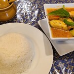 プロォーイ タイ料理 - ジャスミンライス