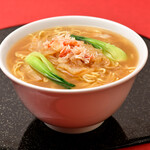 Stewed soup soba with shark fin and crab meat