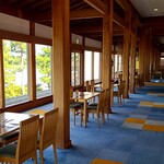 鳳凰閣 - カーペットのシミが残念。