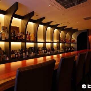 Enjoy a relaxing and luxurious time at the stylish counter bar for adults. .