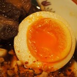 スパイス食堂サワキチ - モッツァレラ麻婆麺（煮玉子）
