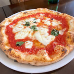 トラットリア エ ピッツェリア アミーチ - 