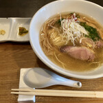 豚骨清湯・自家製麺 かつら - 拉麺と日替り炊き込みご飯