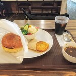 宮カフェ - トラディショナルランチセット！大手バーガーチェーンとは違いますね。