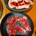 Anrakutei - 牛ホルモン 豚カルビ 牛タン切り落とし