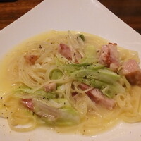古民家バル旧本藤邸 - パンチェッタ・キャベツ・チーズの生パスタ