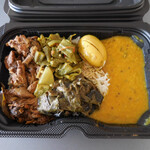 ARALIYA LANKA - スリランカ弁当；チキンカレー、トッピング３種