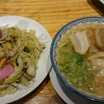元祖赤のれん 節ちゃんラーメン 天神本店 - 