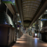 遊酒食堂 宇都宮 - 人の気配を感じないくまで通り