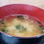 Hamakko Shokudou - 「海鮮丼」の味噌汁をアップで‥