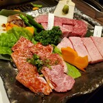 Koshitsu Yakiniku Kakomi - 