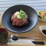 瀬の本レストハウス - 赤牛ローストビーフ丼　２１００円