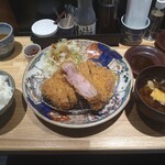 とんかつ七井戸 - 器も綺麗です