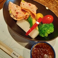 飛騨牛一頭家 馬喰一代 銀座 - 野菜サラダ。味噌うま。