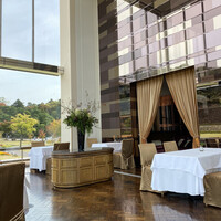 ジャルダン ポール・ボキューズ - 天井までガラス❣️