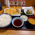 Tendon Tenya - オールスター天ぷら定食(税込940円)