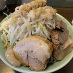 かじろうramen7 - ラーメン小の野菜、あぶら、にんにくまし。