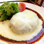 肉バル バーグマン - マッシュポテトとチーズソース、そしてデミグラスソースの三重奏！