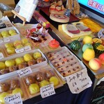 岩井屋菓子店 - 店内