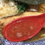 二星製麺所 - 汁は
            
            んーーーー煮干し！  想像通りの煮干し。
            
            もうチョイ醤油感欲しい。
            
            
            
            
            