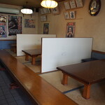 岩男寿司 - 店内（小上がりテーブル席）