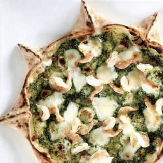 自家製のジェノベーゼソース使用した、『太陽のピザ』