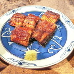 柳家 - 天然鰻の蒲焼　一人前