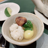 京料理 たん熊北店 Directed by M.Kurisu - 巨大銀杏も目を見張る