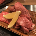 炭火焼肉 なかはら - タン3種2
                                