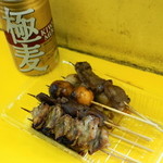 鳥勢 - 2012.7 焼鳥（1串60円）、極麦（130円）
