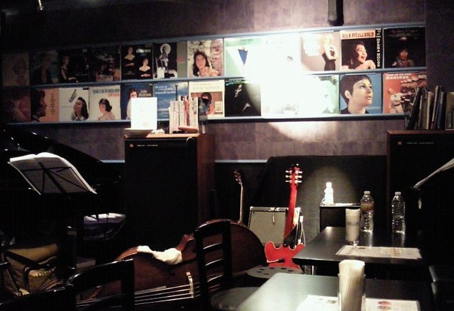 Blue Eyes jazz cafe ブルーアイズ 銀座一丁目 バー お酒 その他 食べログ Blue Eyes jazz cafe ブルーアイズ 銀座一丁目 バー お酒 その他 食べログ