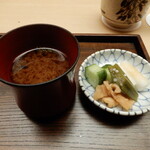 木山 - むかごと生姜の赤だし