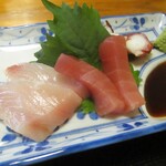 天ぷら・居酒屋 泉秀 - 天ぷら定食（松）+ ご飯大盛り（無料サービス）＝ 1,400円（税別）の 刺身。　　　　　2020.10.28