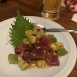 上州肉と海鮮和食 個室居酒屋 大吉 - アボカドとマグロのサラダ780円