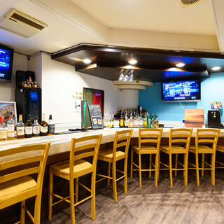 ≪TVモニター完備≫おひとり様での飲食はもちろん、デートやサシ飲みだってOK！