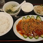 リトル成都 - よだれ鷄の定食¥880-