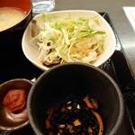 Sennin ya - ひじきとサラダ
