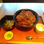 Hokkaidou Hadekkaidou Ohotsuku Nomegumi Abashiri Shi - 豚丼