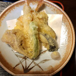 ワインと日本酒 炭火串焼バル 源治 - 