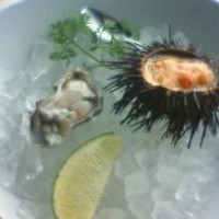 Fish Bank TOKYO - ウニのフランと生牡蠣。