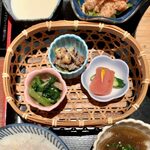 Hakata Hanamidori - 博多薬膳鍋御膳 ¥1,500 の前菜3種