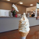 Crepe＆soft cream PoPo - バニラソフトクリーム　240円