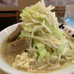 島系本店 - ラーメン中盛＋野菜マシ＋ニンニクあり