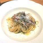 メログラーノ - 愛農ポーク使用自家製サルシッチャと青菜のスパゲッティ リコッタプラーダ・オレガノ。サルシッチャの味わいが全体をまとめるスパイス的、お肉の存在感しっかり本当においしい