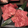 Yakiniku Yaima - 石垣牛上カルビ・上ロース・奥は鶏肉・豚バラ・塩たん