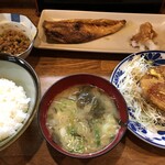 Mochi Duki - 今日はサバ塩とハムカツと納豆を選びます。これで600円！