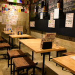 醸音屋 - テーブル