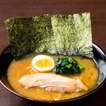 横濱家系のじ家 - メイン写真: